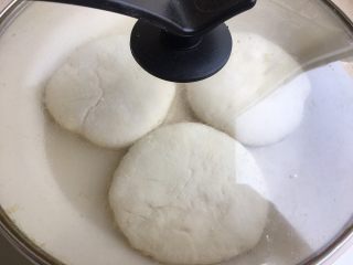 30、（Chinese Burger King）肉夹馍,盖上盖子 一面大概5分钟 然后翻面