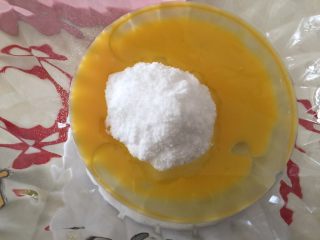 3、只属（紫薯）瓜子酥,倒入油