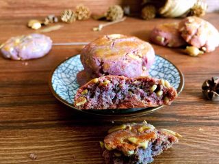 14、只属（紫薯）瓜子酥,要凉透后才酥脆的，着急吃不了热煎堆喔????