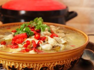 12、砂锅酸菜鱼,成品