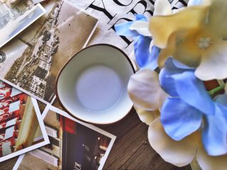 2、免炸无油 健康快手的 锅包肉,调制面浆：碗内倒入小半碗水 加入面粉或淀粉(量是水的一多半)