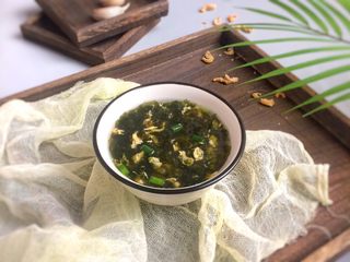 13、虾米紫菜鸡蛋汤,趁热享用.……