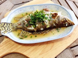 10、清蒸鳜鱼,味道非常鲜美,这个鱼没有小刺,特别适合儿童老人。