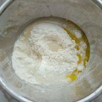 2、黑椒鸡肉披萨,所有a部分材料混合