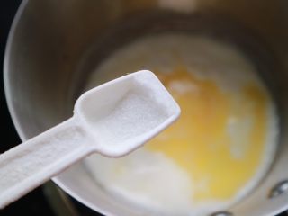 2、巴黎布列斯特泡芙,一小撮盐