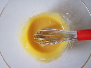 15、巴黎布列斯特泡芙,搅拌成顺滑无颗粒的面糊