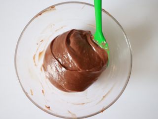 26、巴黎布列斯特泡芙,混合均匀，可以借助打蛋器低速搅拌