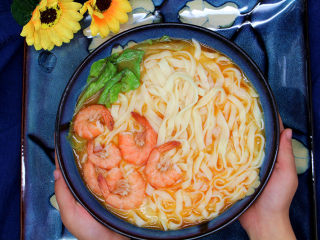 19、鲜虾手擀面,成品