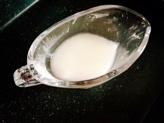 12、阳光早餐～秋葵厚蛋烧,加少许水淀粉