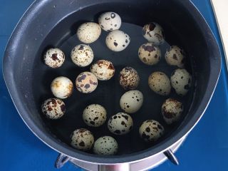 2、营养美味不打折翡翠傍金珠,放冷水里煮熟