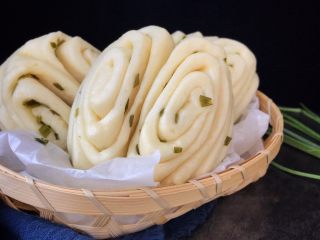 20、香葱花卷～中式面点,成品：喜欢吗？请大家试吃
