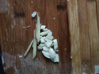 5、西红柿鸡蛋面,姜,蒜切碎