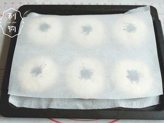 14、红豆面包超人,盖一层油纸，静置30分钟