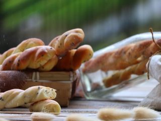 12、胖嘟嘟的面包棒,老少皆宜。