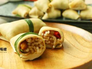 14、豆皮包螺蛳粉丨大嘴螺,成品