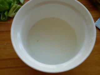 5、青椒溜豆腐,水淀粉备用