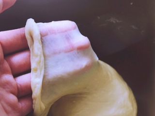 4、绵软红豆包(普通面粉 健康少油),揉出大薄膜