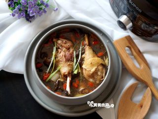 18、【土鸡山蘑菇汤】山珍野味、补气补虚、赶走疲劳,成品图