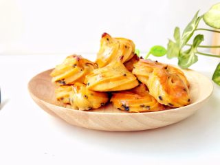 6、宝宝辅食：红薯芝麻曲奇,出炉冷却