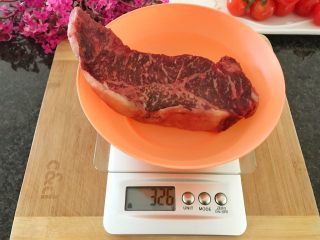 2、蔬菜牛肉汤煲,326g牛肉，（牛扒、牛腩，牛里脊……都可以，看自家喜欢哈），