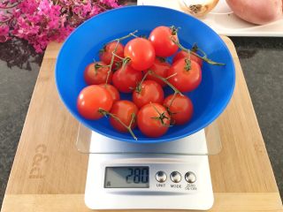 3、蔬菜牛肉汤煲,280g西红柿（大西红柿也可以的），