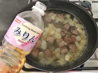 18、蔬菜牛肉汤煲,加入大概3汤勺的味淋，