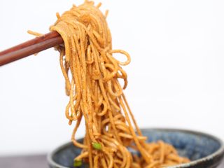 13、武汉热干面,香气四溢的热干面就做好啦。