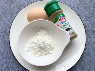 2、黑胡椒猪排,淀粉15g，黑胡椒粉1g，鸡蛋1个