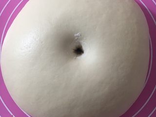 14、椰油小餐包,手指沾面粉戳洞不回缩即可