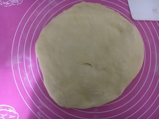 15、椰油小餐包,按压面团排气