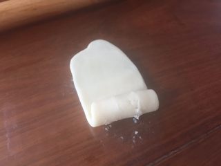 21、蛋黄酥，纯纯的诱惑,再从下往上卷起来；