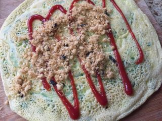 10、葱香芝士卷饼,然后再放上肉松；