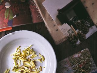 4、媲美周黑鸭的 香辣卤鸡脖,姜切丝