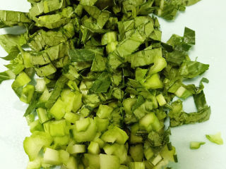 3、青菜炒饭,切碎