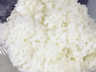 4、青菜炒饭,准备好剩米饭