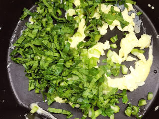 11、青菜炒饭,放入青菜碎