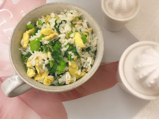 17、青菜炒饭,装入容器中