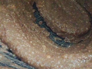 8、手工月饼豆沙馅（高油糖版）,炒制到5分钟时可明显看到糖油已经融入豆沙内，水分也炒制蒸发！