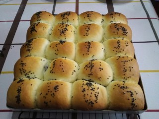 13、红豆小餐包,出炉…