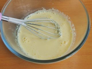 5、原味松饼(无泡打粉版),搅拌均匀。