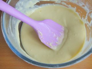 9、原味松饼(无泡打粉版),翻拌均匀。