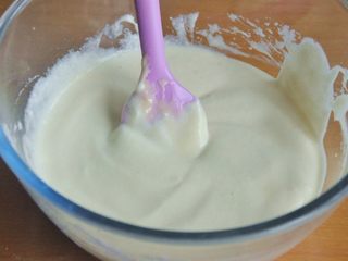 13、原味松饼(无泡打粉版),切拌均匀。