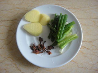 4、河蚌红烧肉,准备调料