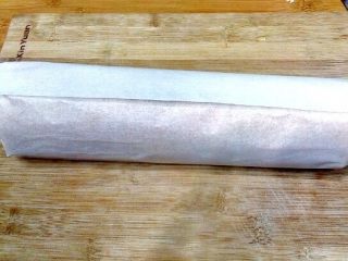 18、小四卷(后蛋法）,定型半小时后可以切片。也可以在中间夹入果酱、奶油、水果等。