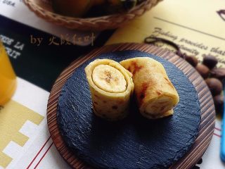 9、燕麦香蕉卷,卷起燕麦面皮包着香蕉，切小段，即可食用
