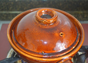 11、萝卜烧肉,继续炖煮30分钟。