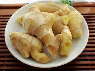 7、塑身美颜夏季酸梅汤&姜汁撞奶,夏季养生重在去湿益阳，早上来一碗姜汁撞奶。姜有多种，要选用嫩哦。