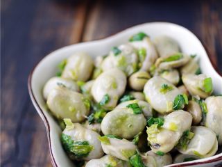 13、葱香蚕豆,鲜香可口，赶紧试试吧。