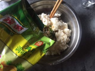 12、莲藕丸子,再加入美味提鲜的家乐鸡精