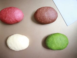 10、鲤鱼旗奶香小面包,然后整理成椭圆形